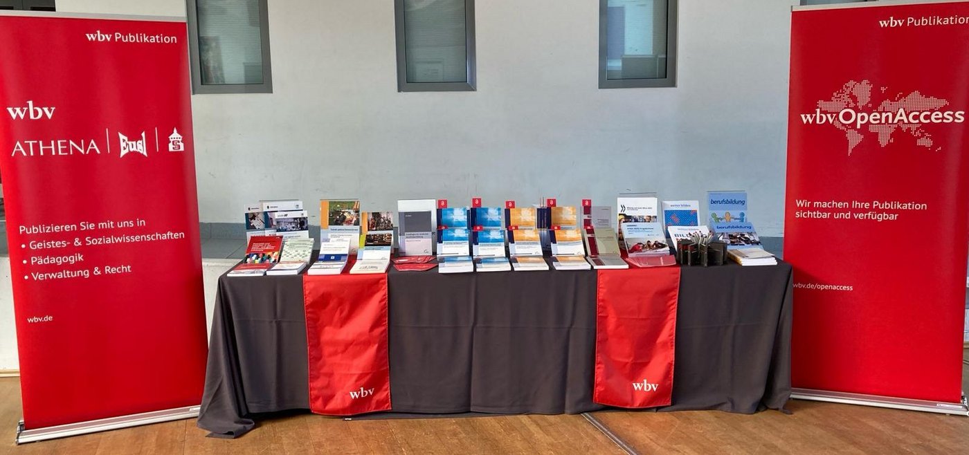 wbv-Büchertisch auf der BAG-Tagung 2024 in Mühlhausen